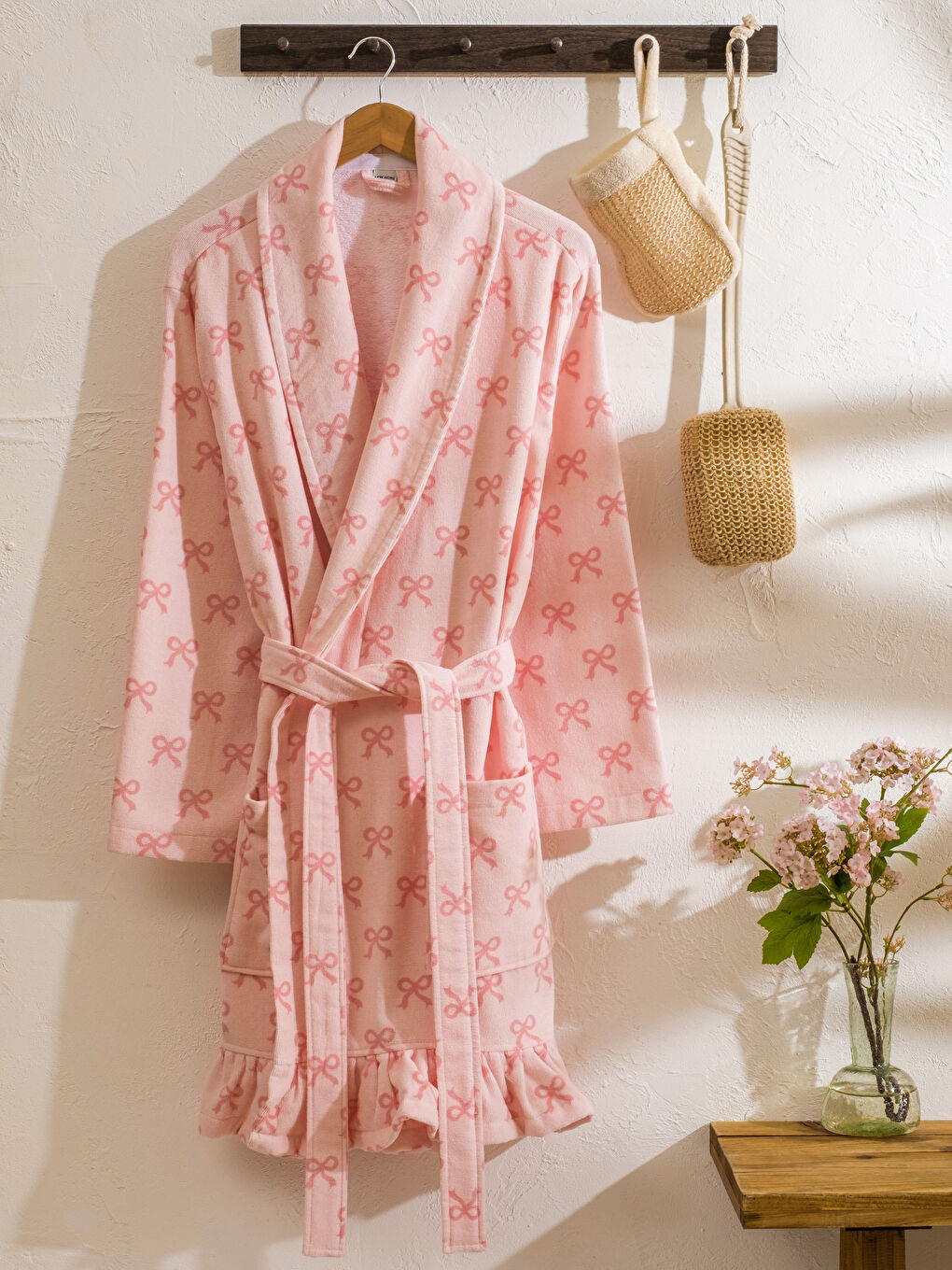 Pembe Fiyonk Baskılı Kadın Bornoz 