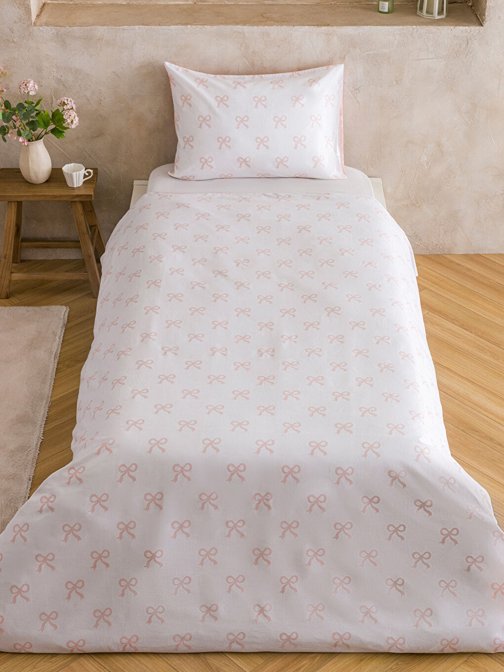 Pembe Desenli Pamuklu Tek Kişilik Nevresim Seti-1