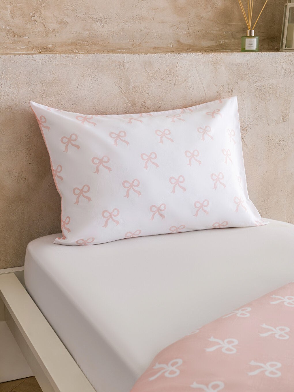 Pembe Desenli Pamuklu Tek Kişilik Nevresim Seti-2