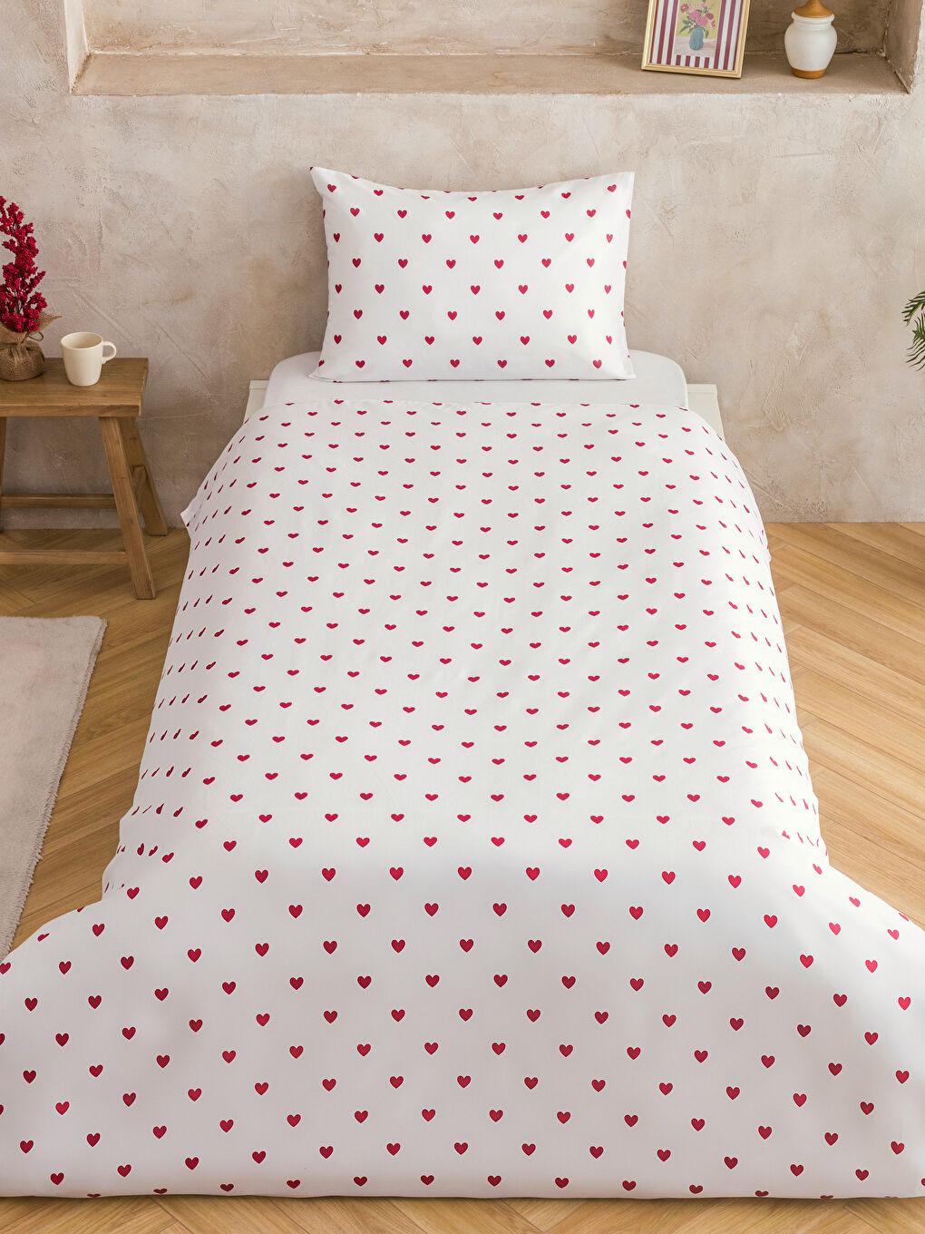 Kırmızı Kalp Baskılı Pamuklu Tek Kişilik Nevresim Seti-1