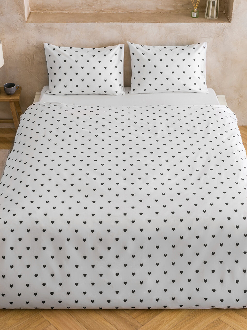 Siyah Desenli Çift Kişilik Nevresim Seti-1