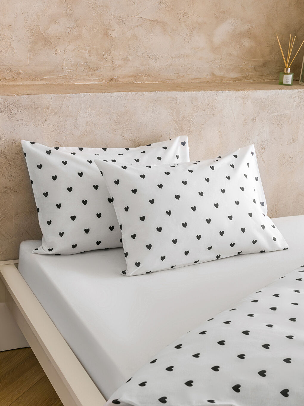 Siyah Desenli Çift Kişilik Nevresim Seti-2