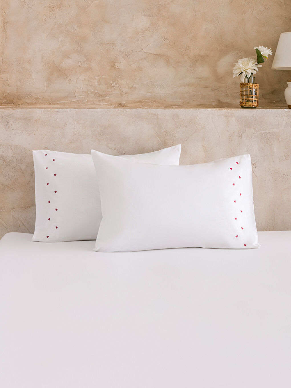 Kırmızı Kalp Desenli Pamuklu Yastık Kılıfı 2'li 50x70 cm-1