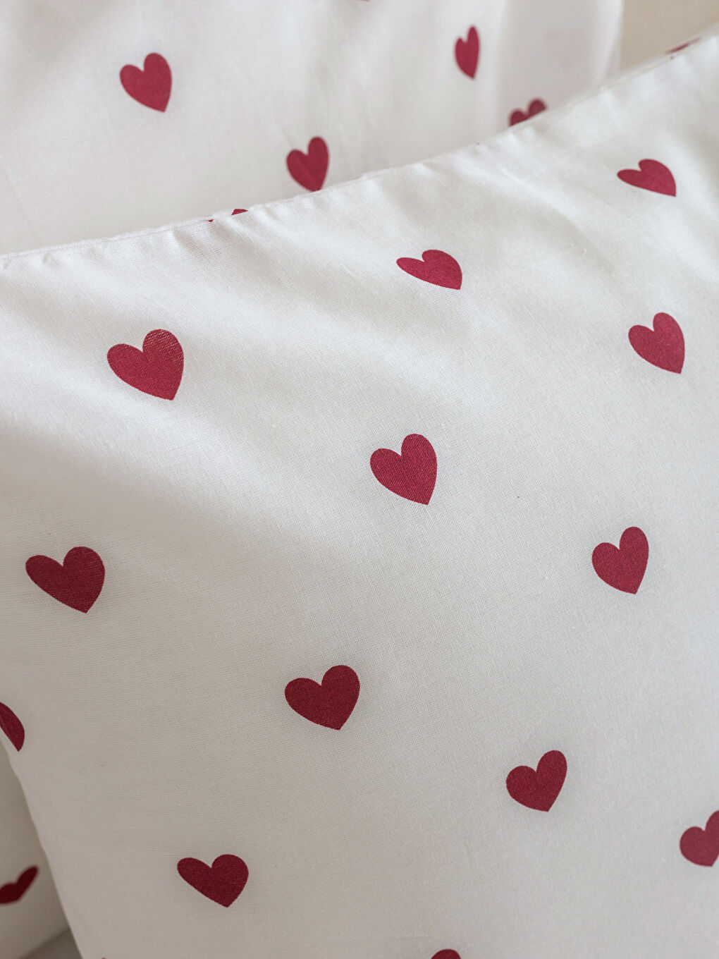 Kırmızı Kalp Desenli Yastık Kılıfı 2'li 50x70 Cm-2