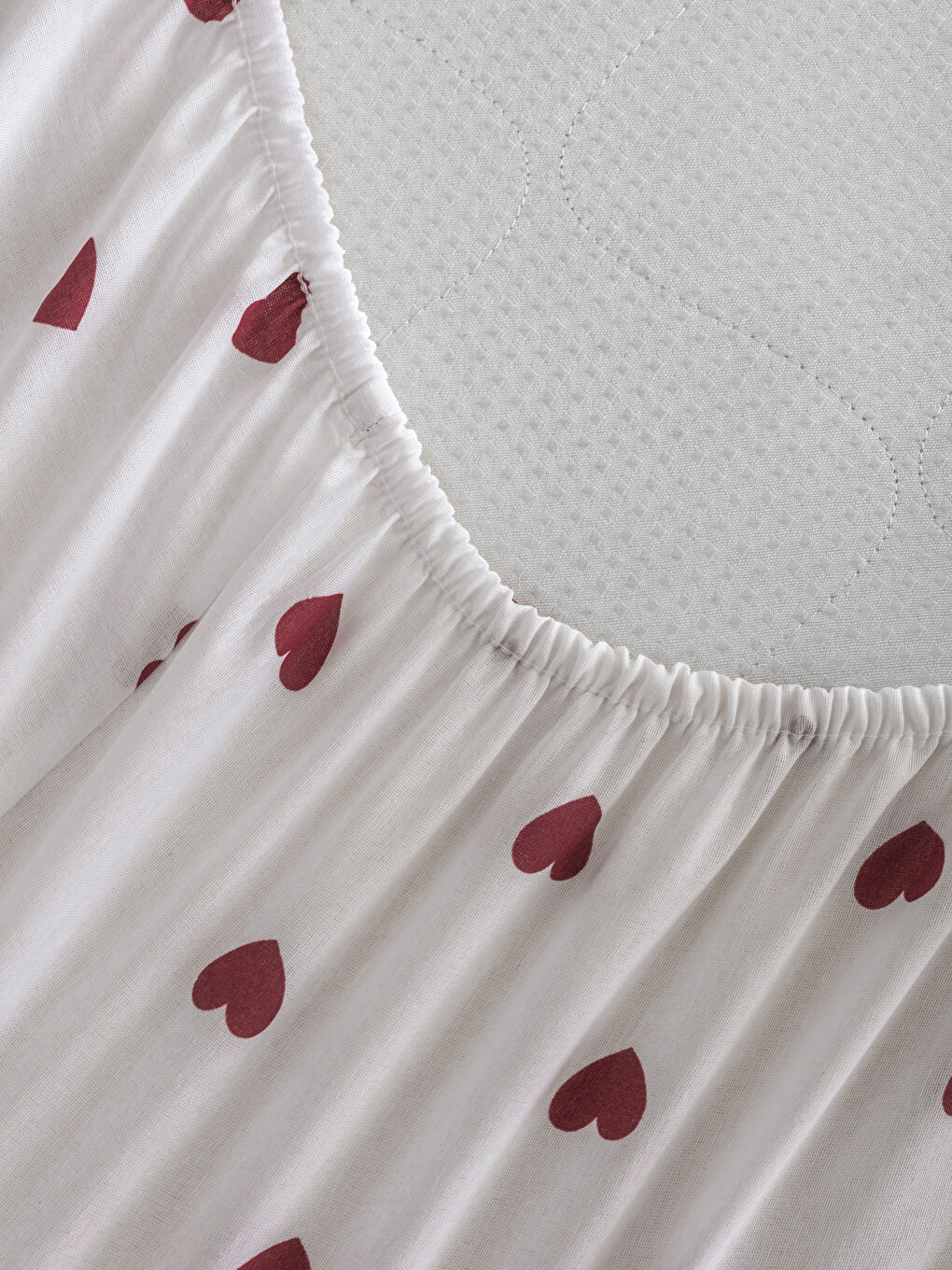 Kalp Baskılı Çift Kişilik Lastikli Çarşaf-3