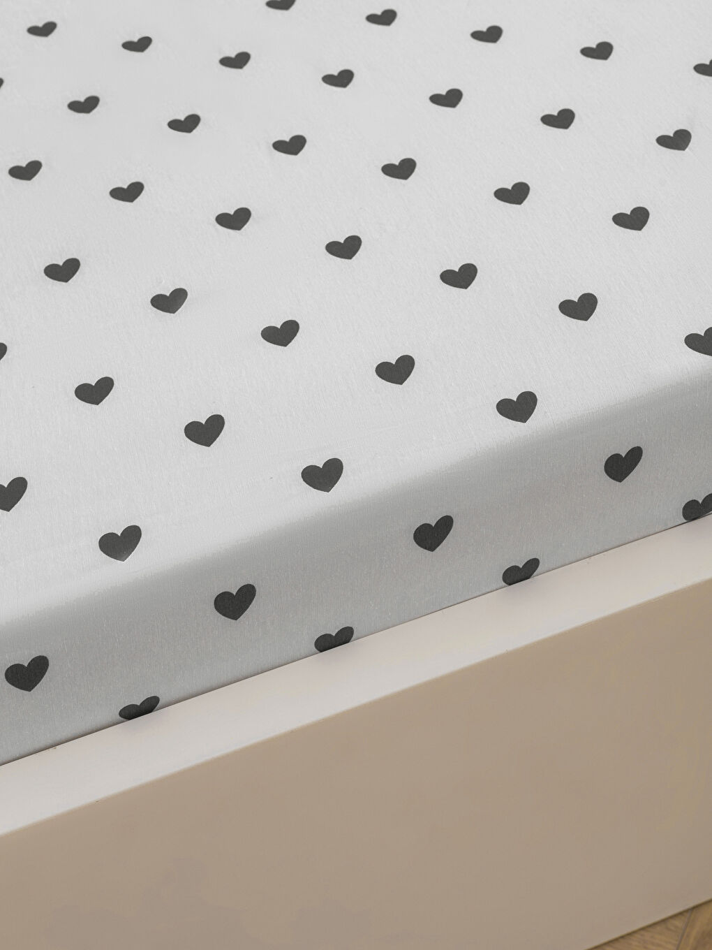 Kalp Baskılı Çift Kişilik Lastikli Çarşaf-1