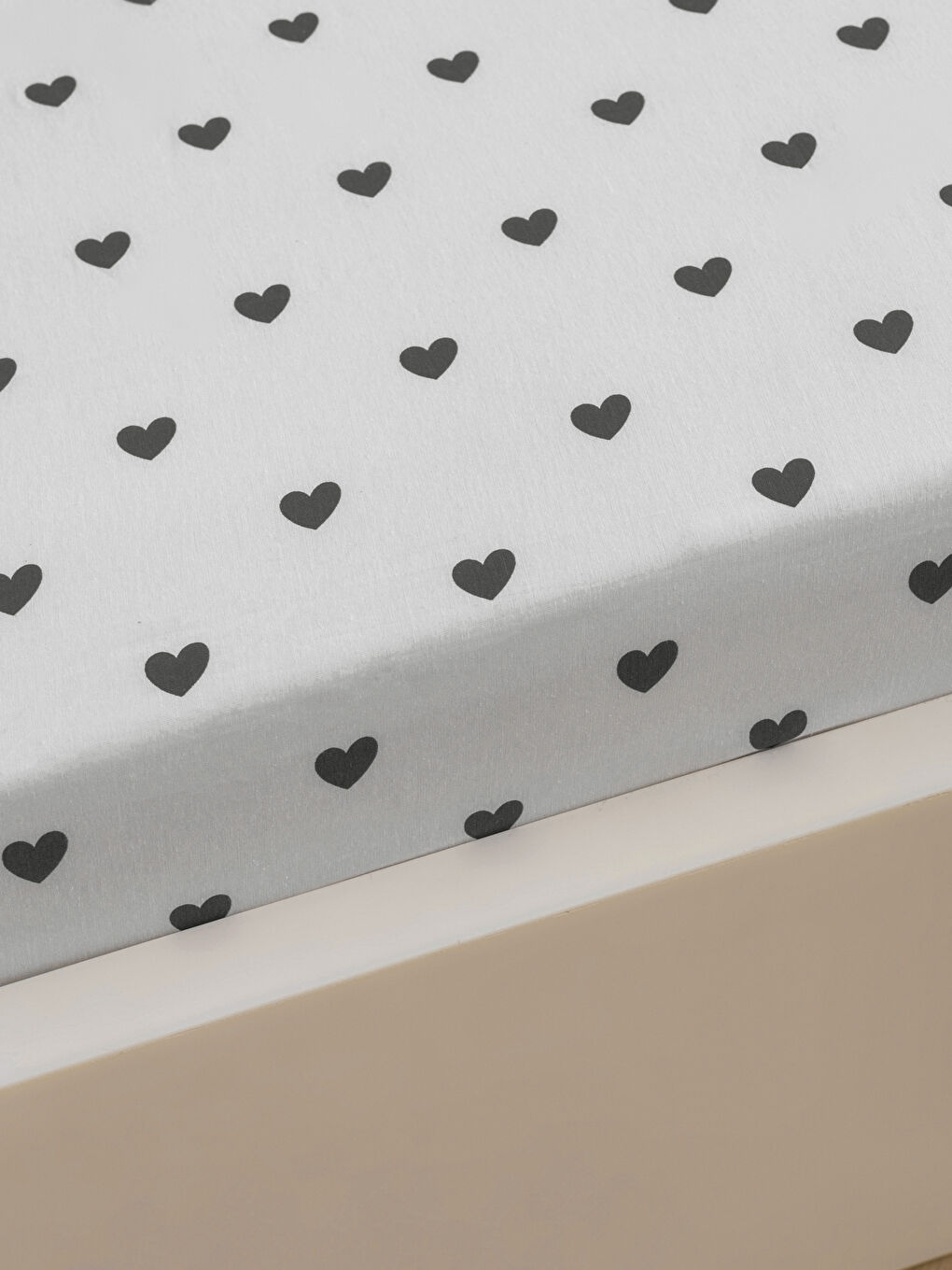 Kalp Baskılı Tek Kişilik Lastikli Çarşaf-1