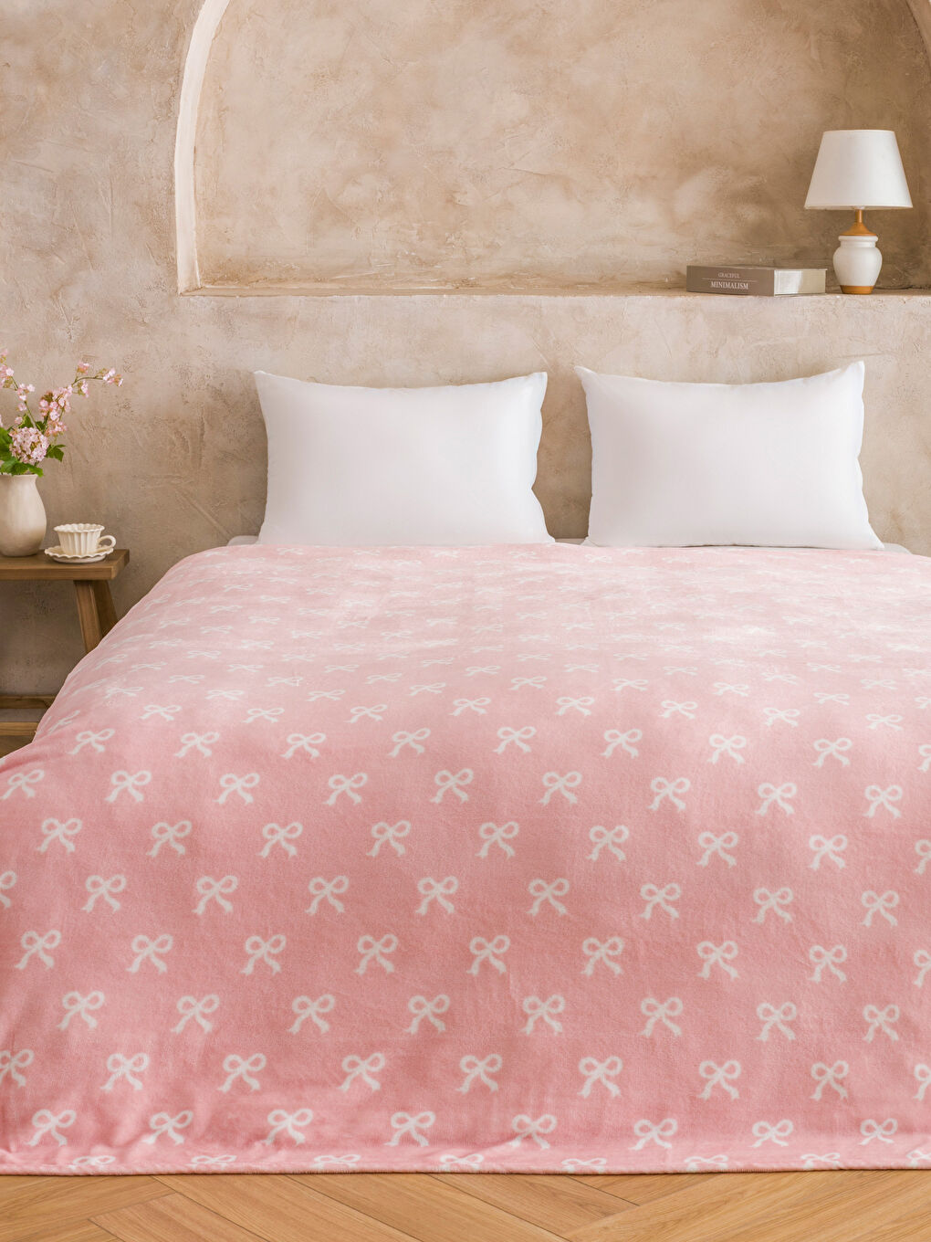 Pembe Fiyonk Baskılı Çift Kişilik Battaniye