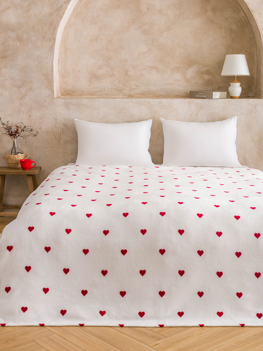 Kırmızı Kalp Desenli Çift Kişilik Battaniye 