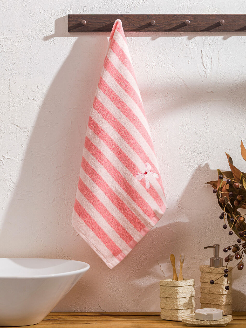 Pembe Çizgi Desenli Yüz Havlusu 50x80 cm-2