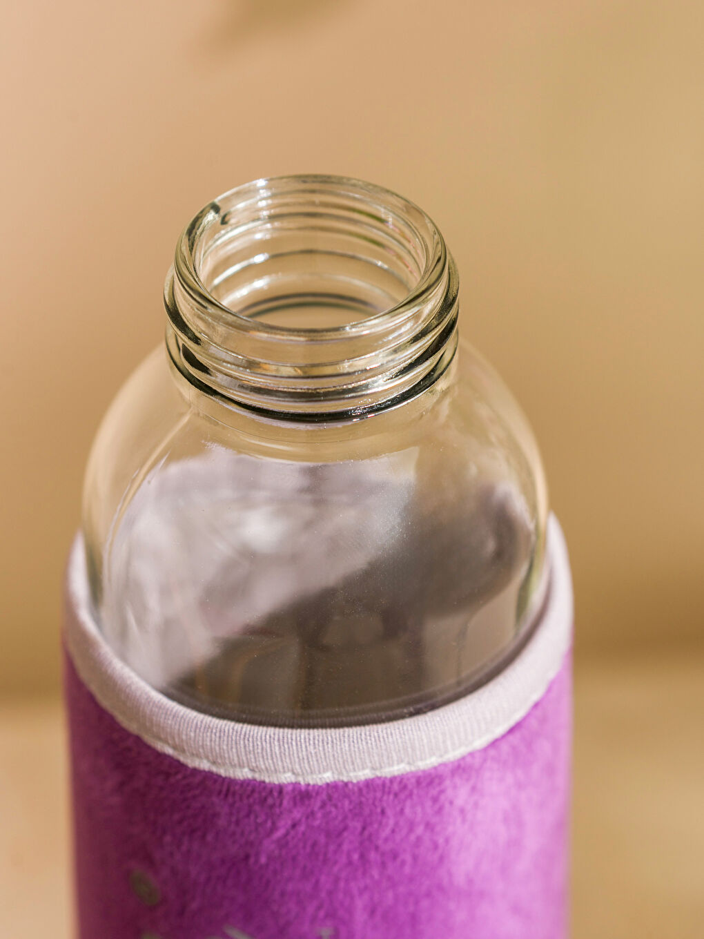 Pelüş Kılıflı Cam Matara 630 ml-1