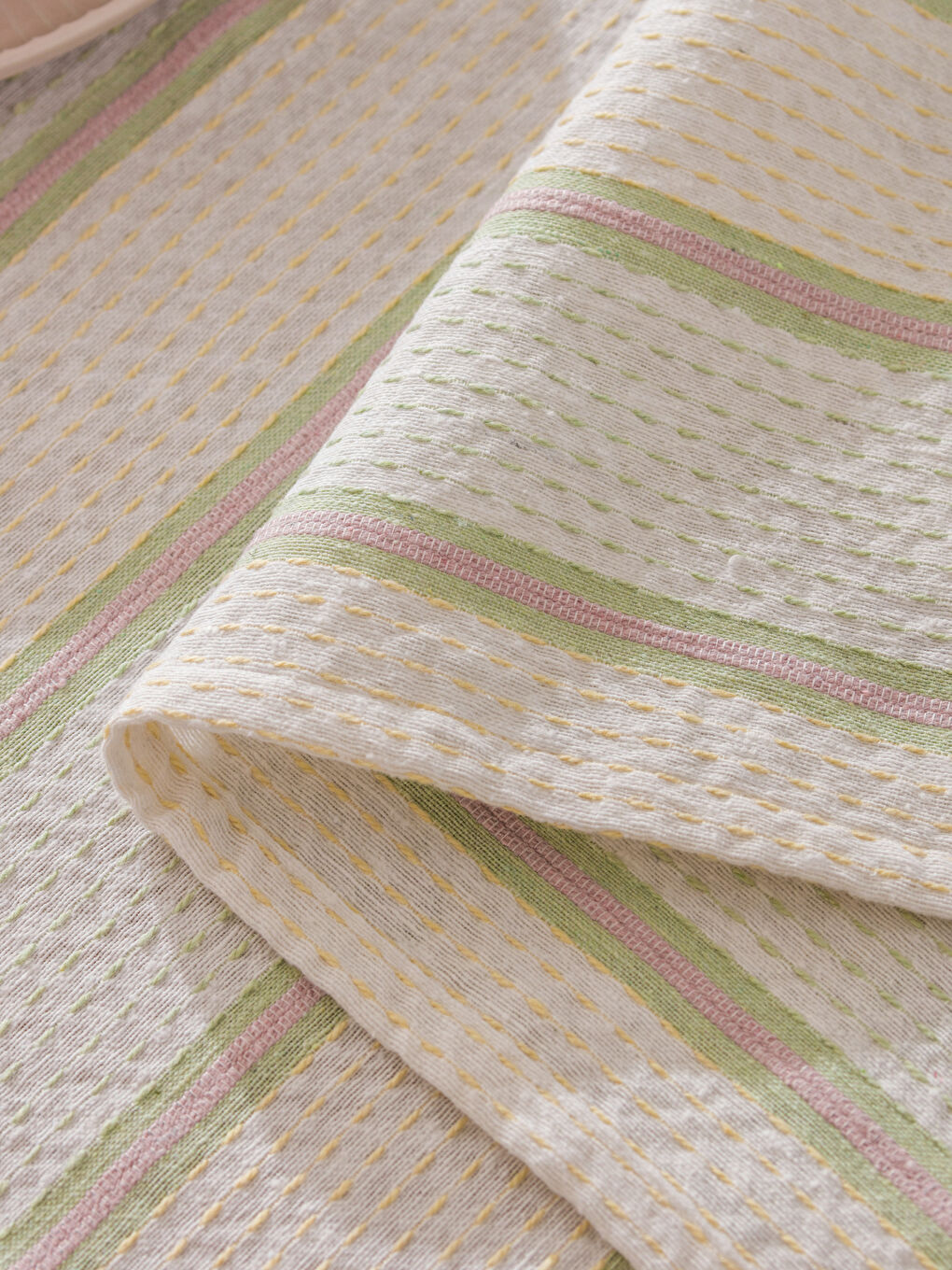 پەڕۆی سەر مێز تێكه‌ڵاو-3