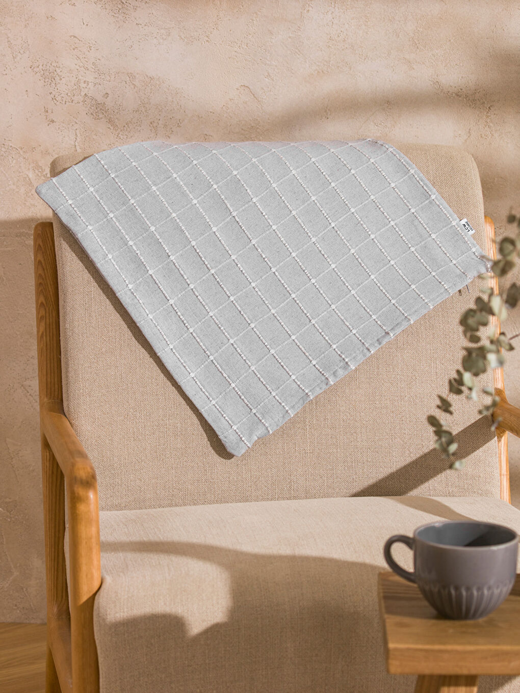 کەڤەری کوشن خۆڵه‌مێشی-1