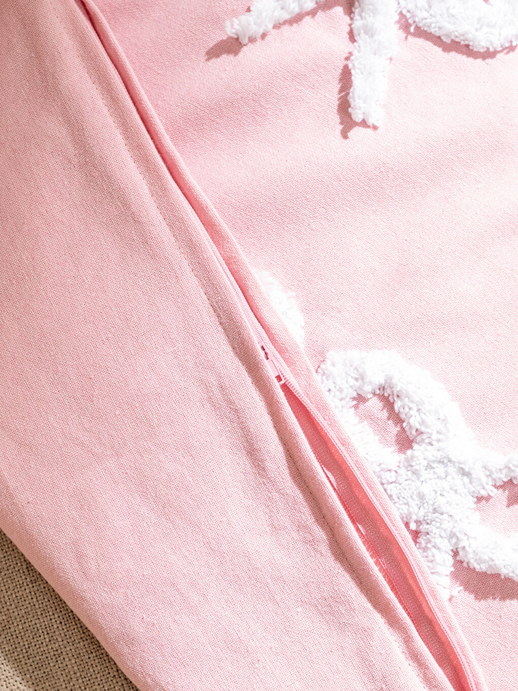 Pembe Fiyonk Baskılı Kırlent Kılıfı 45x45 cm-3