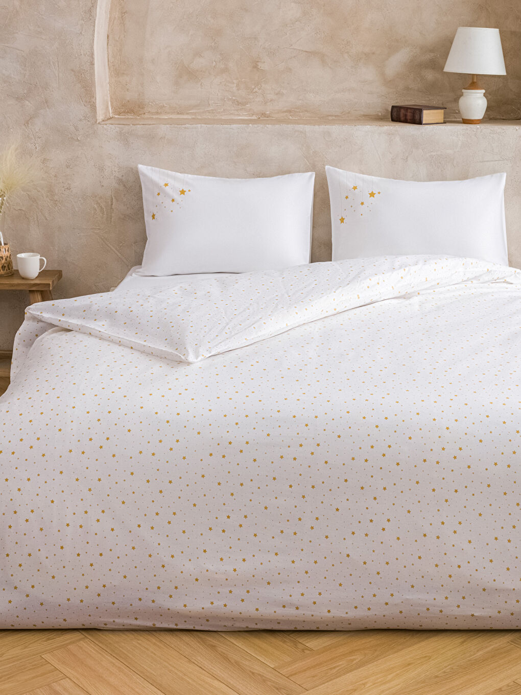 Karışık Çiçek Desenli Çift Kişilik Nevresim Seti