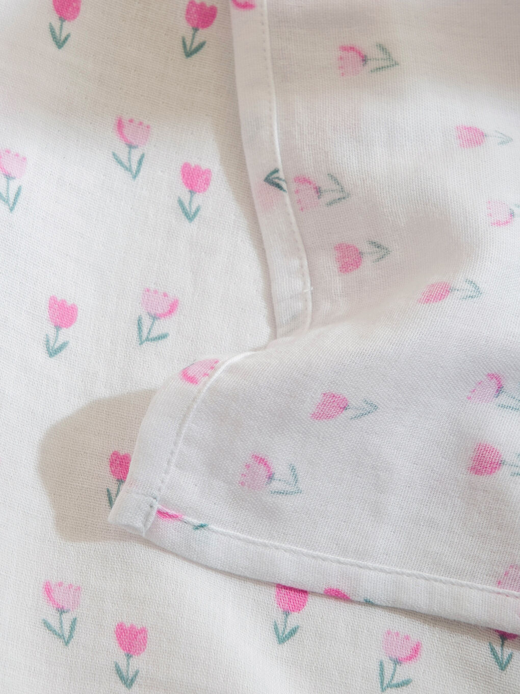 Ekru Çiçek Desenli Kız Bebek Müslin Örtü 90x100 cm-3