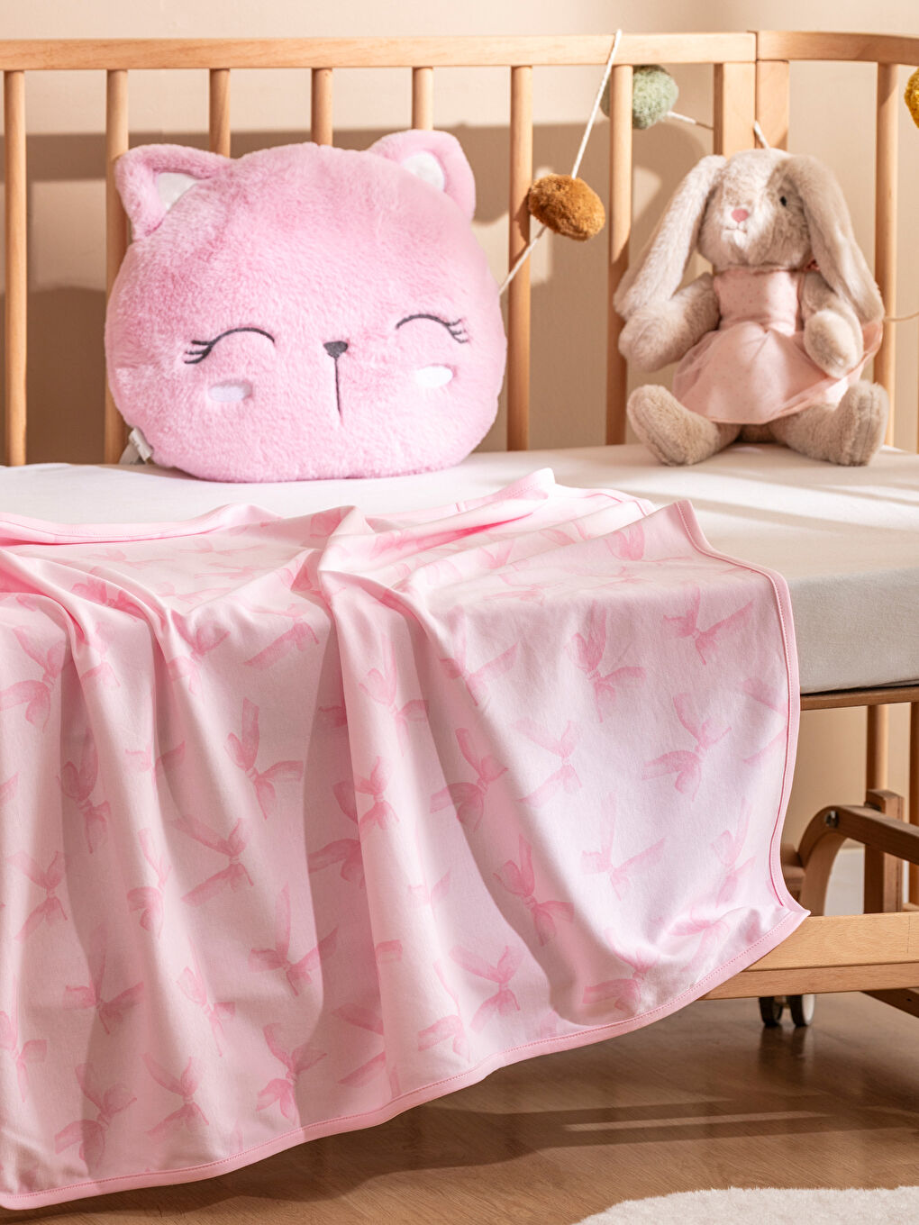 Pembe Baskılı Kız Bebek Battaniyesi