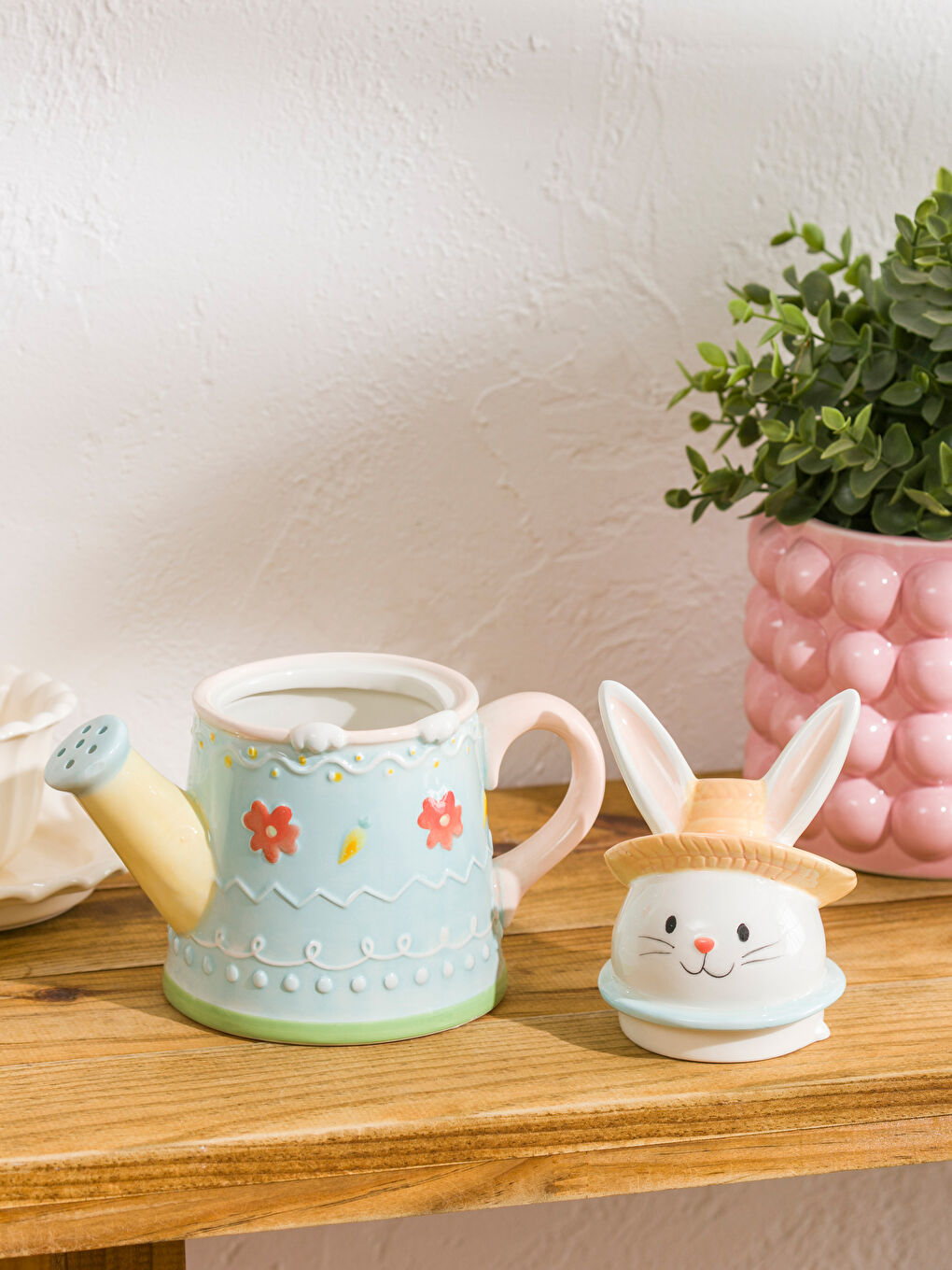 Rabbit Figurine Teapot 690 ml-1