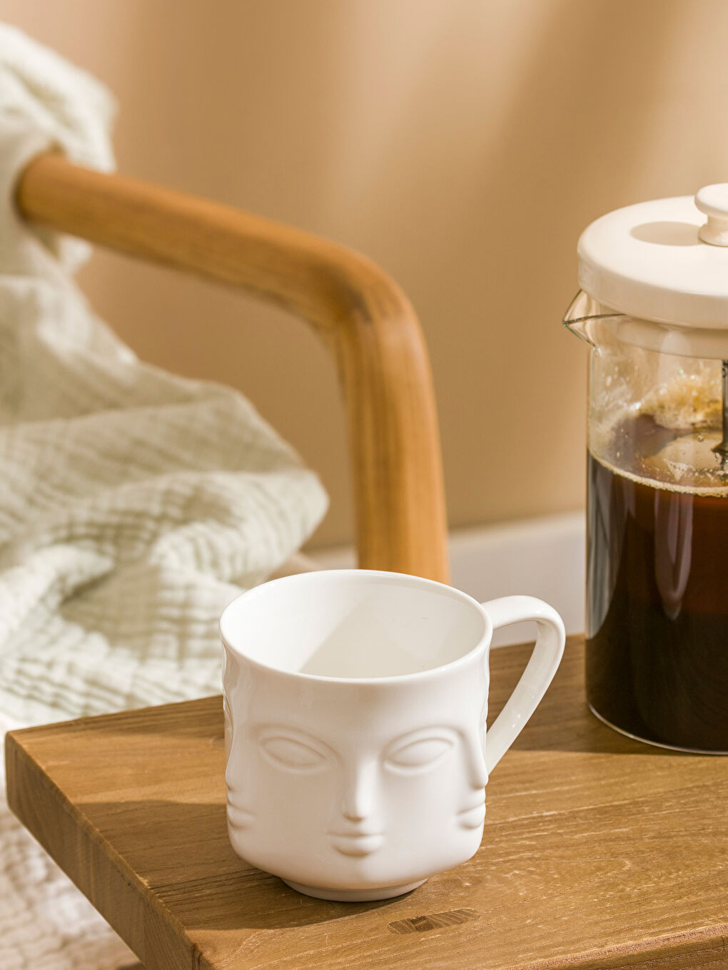 Beyaz Yüz Baskılı Porselen Kupa 350 ml