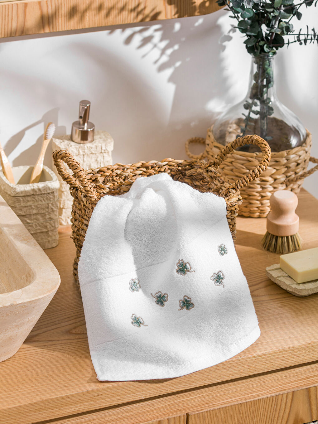 منشفة يد أبيض