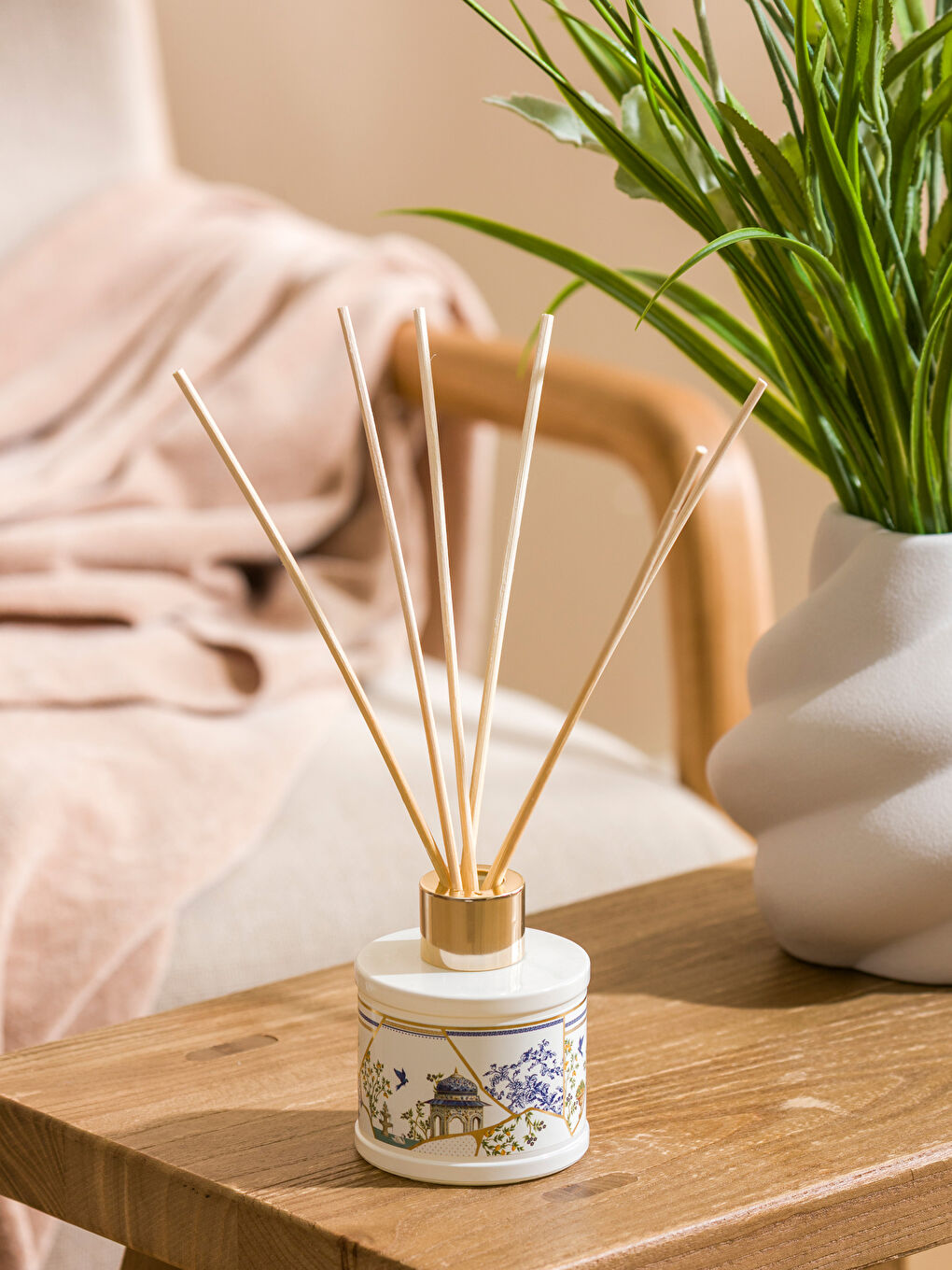 فواحة عطرية برائحة الكهرمان