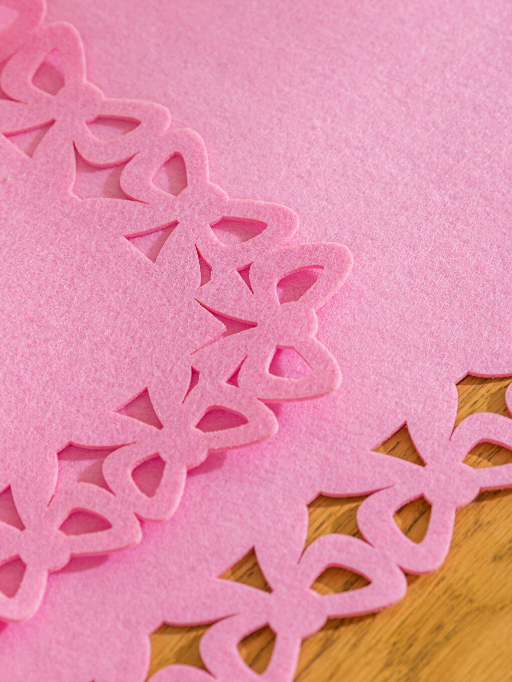 Pembe Fiyonk Figürlü Runner 45x150 cm-2