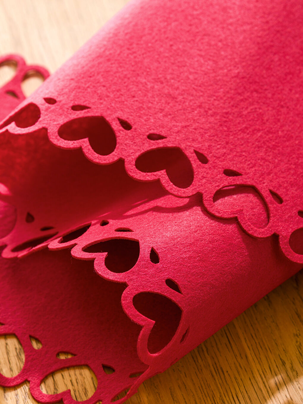 Kırmızı Kalp Desenli Runner-2