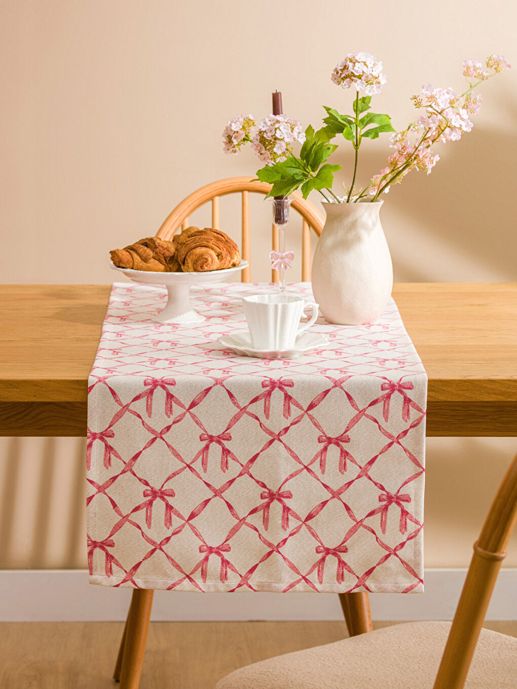 Kırmızı Fiyonk Baskılı Runner 45x150 cm-1