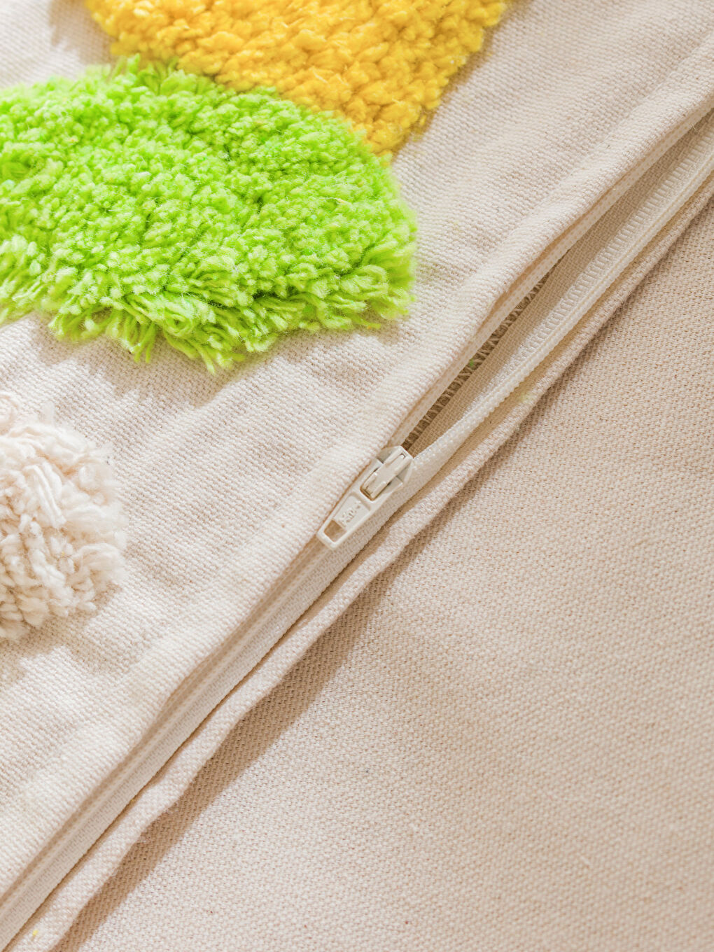 Sarı Limon Nakışlı Kırlent Kılıfı 45x45 cm-3