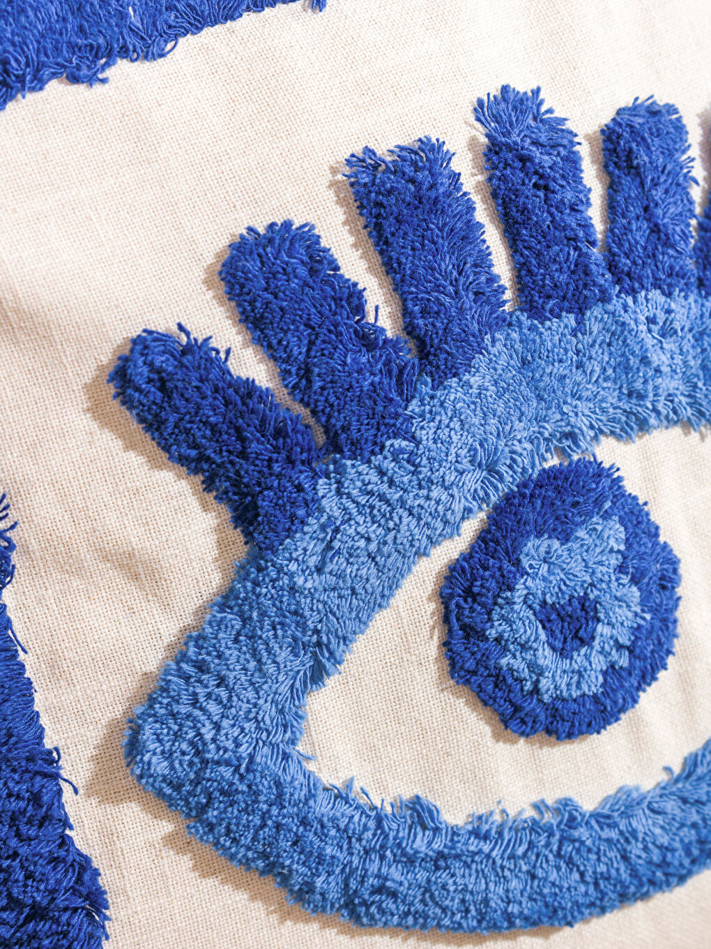 Mavi Göz Nakışlı Kırlent Kılıfı 45x45 cm-2