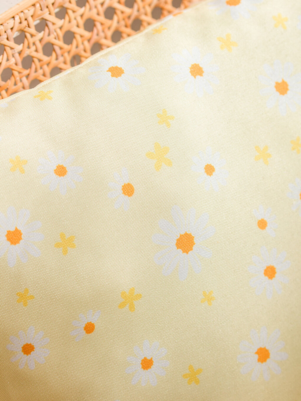 Karışık Çiçek Baskılı Kırlent Kılıfı 45x45 cm-1