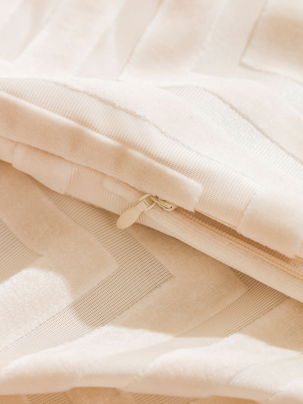 Geometrik Desenli Kırlent Kılıfı 45x45 cm-3