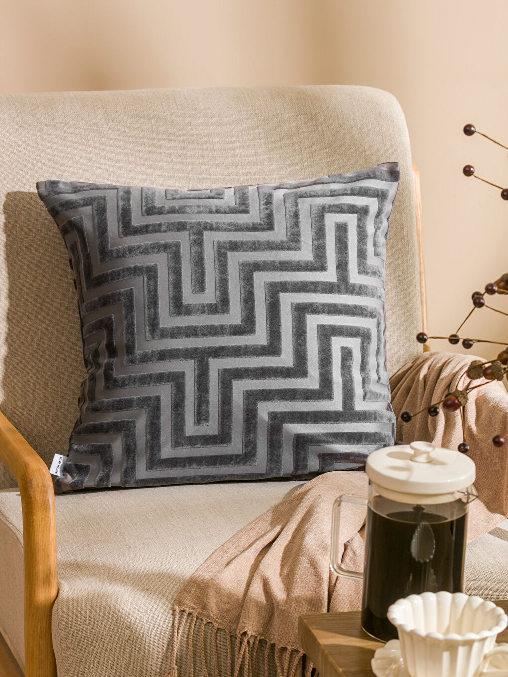 Geometrik Desenli Kırlent Kılıfı 45x45 cm