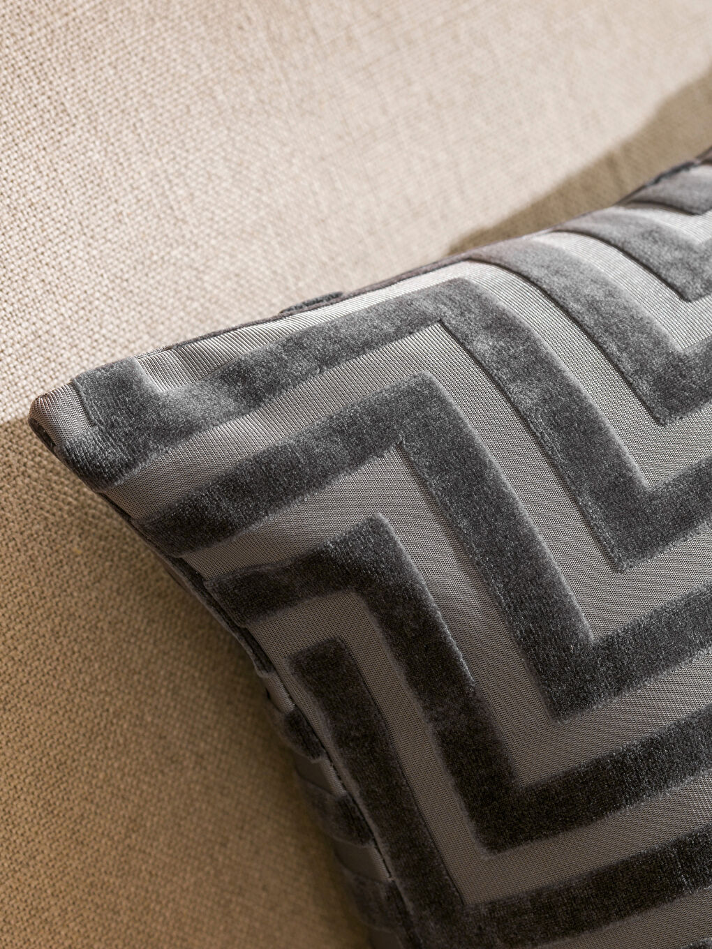 Geometrik Desenli Kırlent Kılıfı 45x45 cm-2