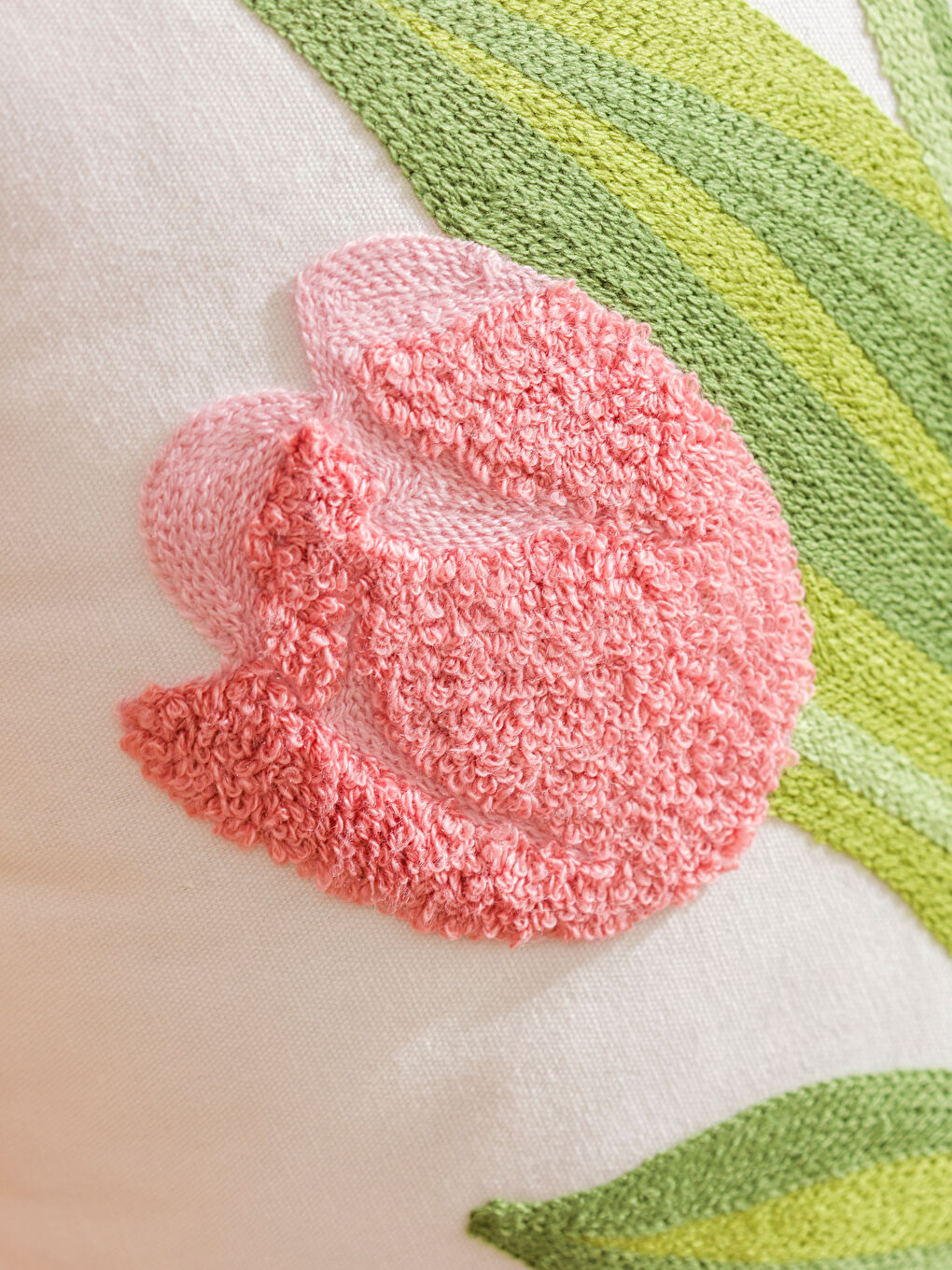 Ekru Çiçekli Kırlent Kılıfı 45x45 cm-2