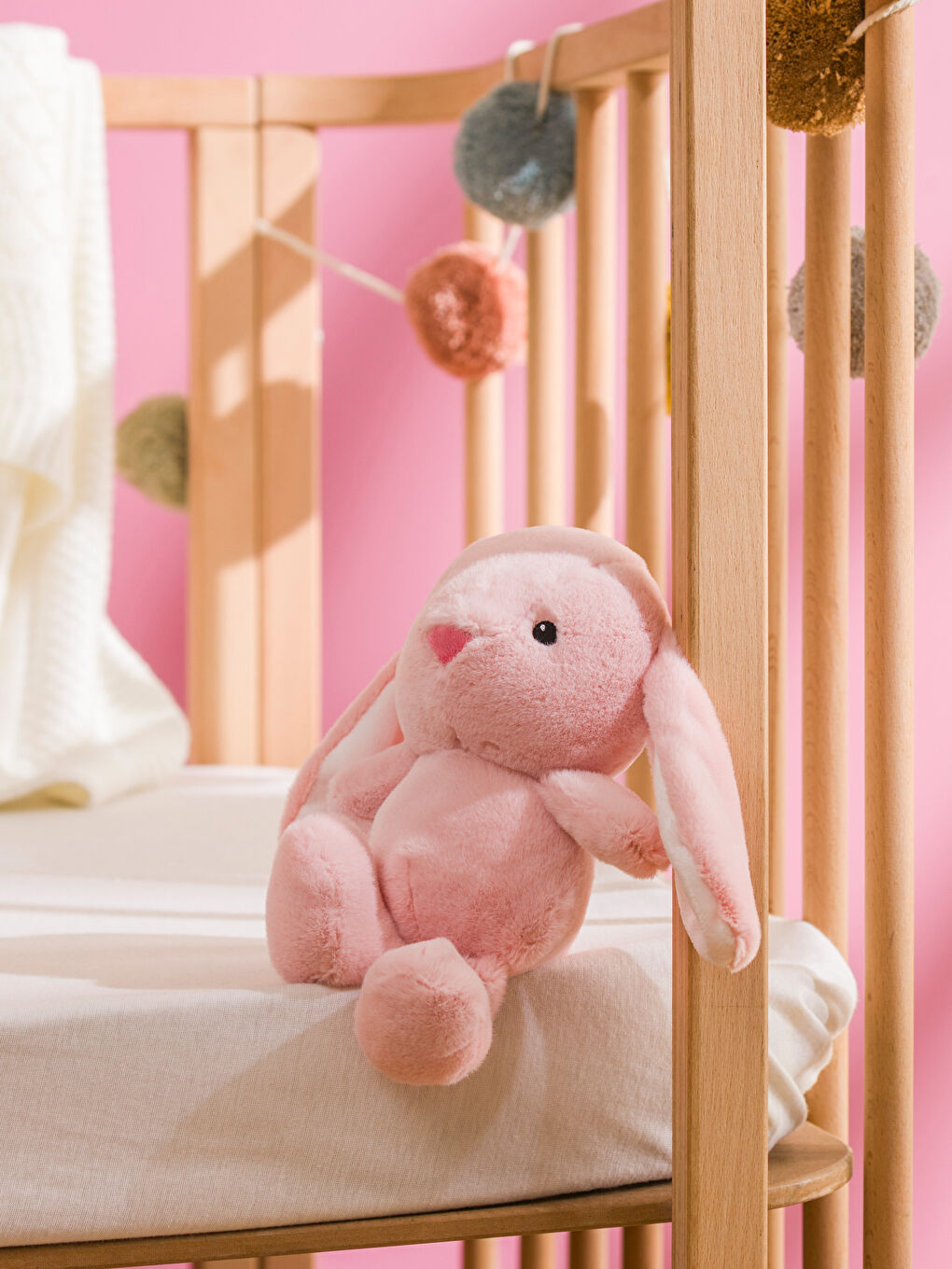Pembe Tavşan Figürlü Pelüş Bebek Kırlent 23 cm