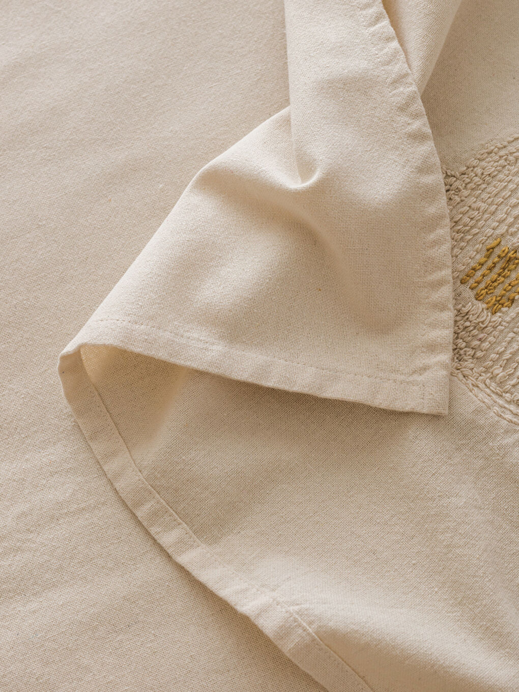 Bej Çiçek Nakışlı Tek Kişilik Yatak Örtüsü -2