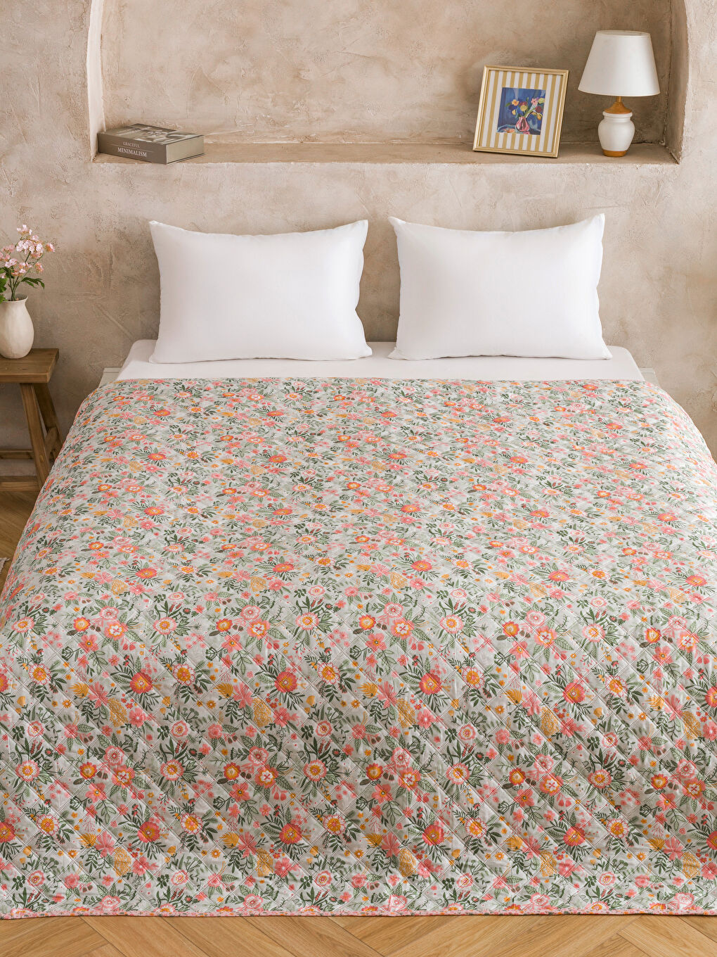 Karışık Çiçek Desenli Çift Kişilik Yatak Örtüsü-1