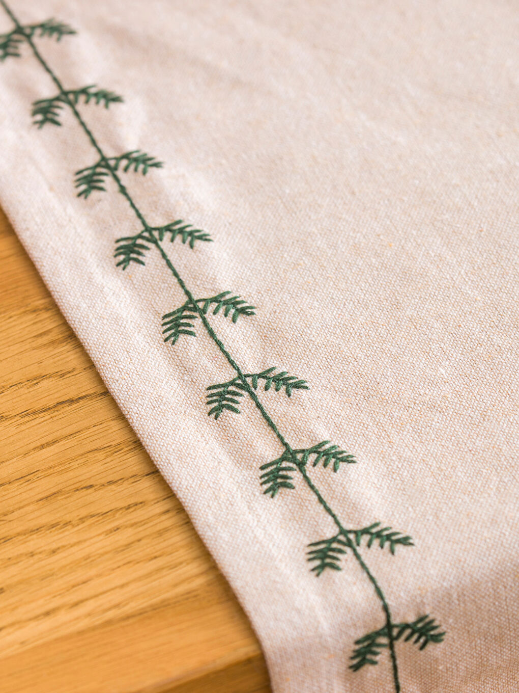 Karışık Çiçek Nakışlı Runner 45x150 cm-2