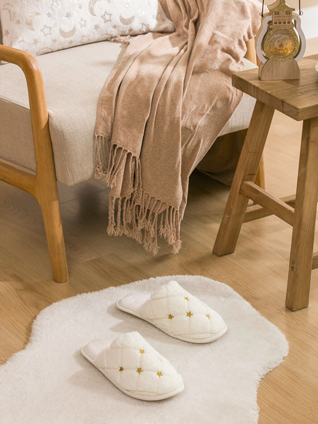 Woman ECRU Home Slippers