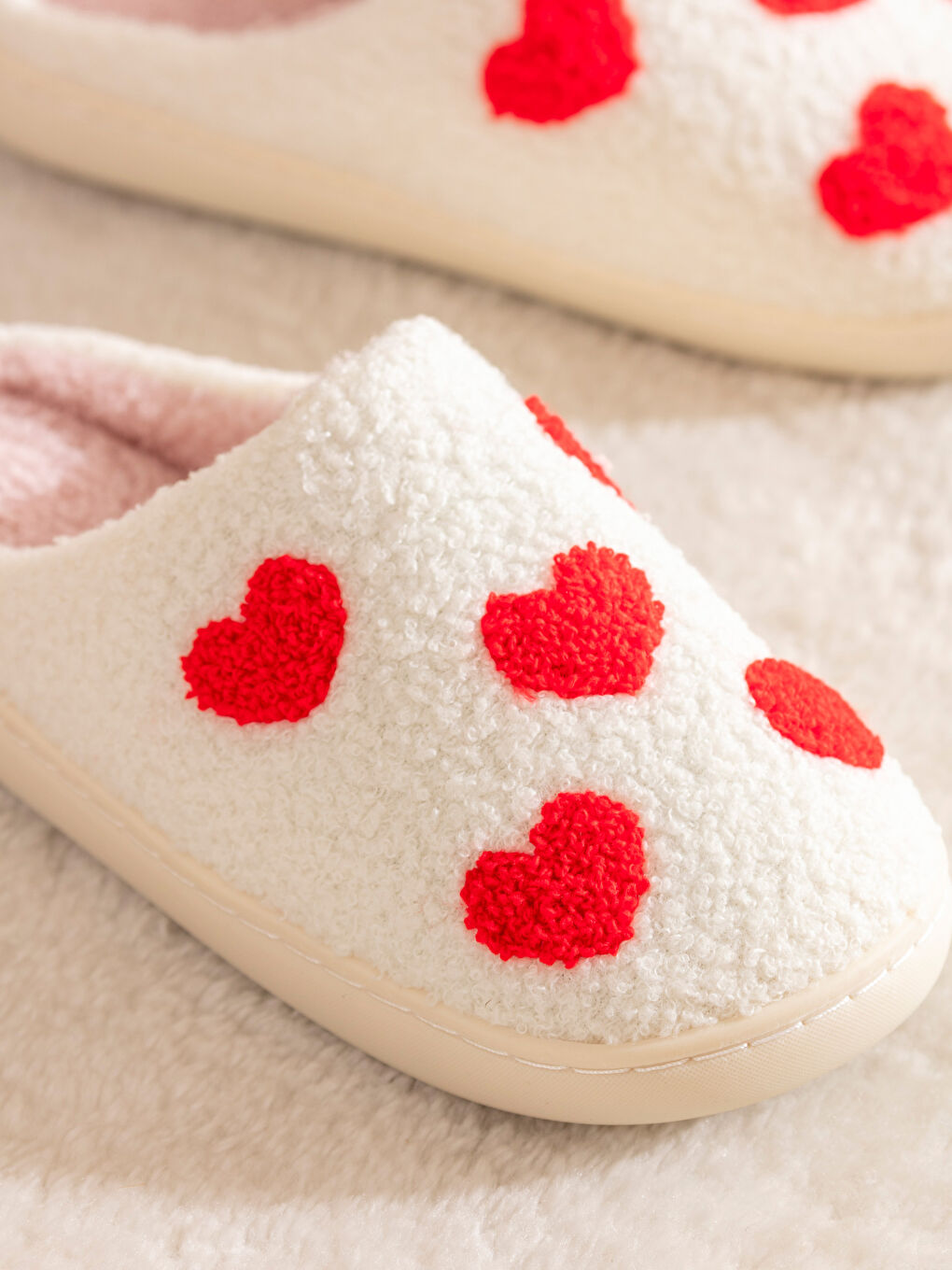 Kırmızı Kalp Desenli Kadın Ev Terliği-2