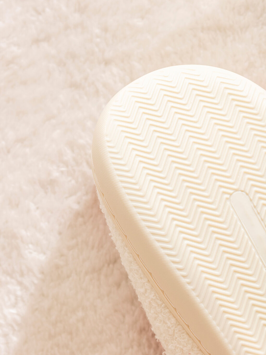 Kırmızı Kalp Desenli Kadın Ev Terliği-4