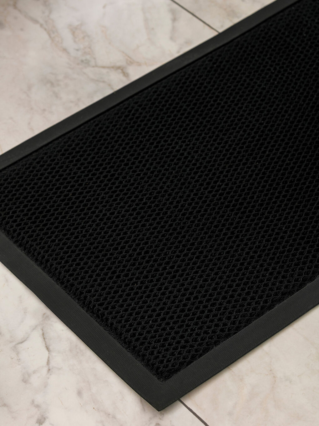 فەرشی حەمام ڕه‌ش-1