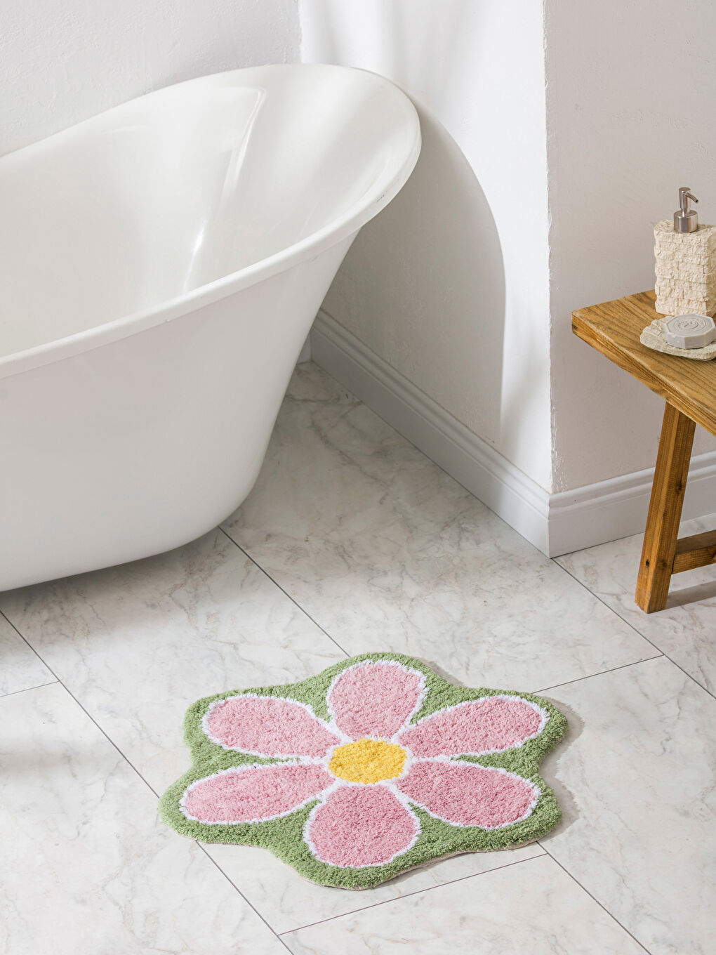 Karışık Çiçek Figürlü Banyo Paspası 60x60 cm