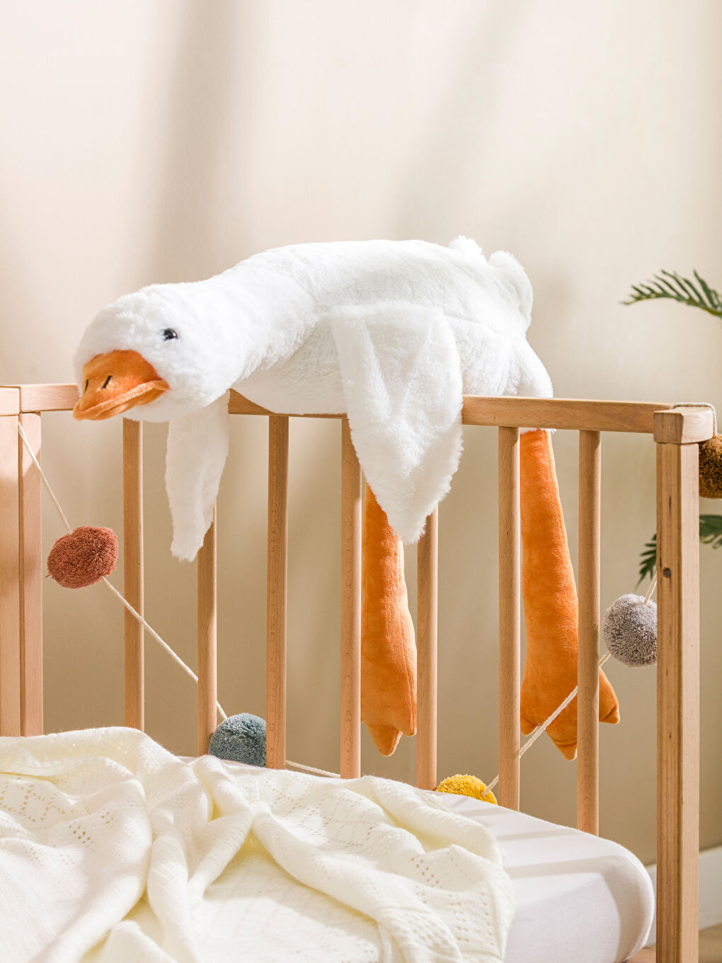 Ekru Kaz Figürlü Pelüş Bebek Kırlent 95 cm-3