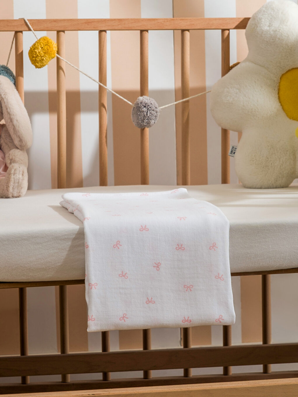 Ekru Fiyonk Baskılı Kız Bebek Battaniyesi 90x100 cm-1