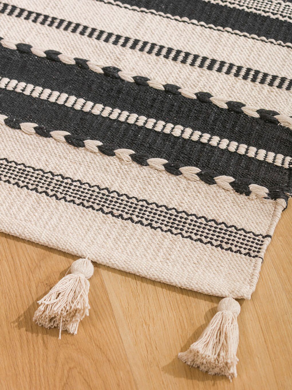 Karışık Püsküllü Halı 80x150 cm-1