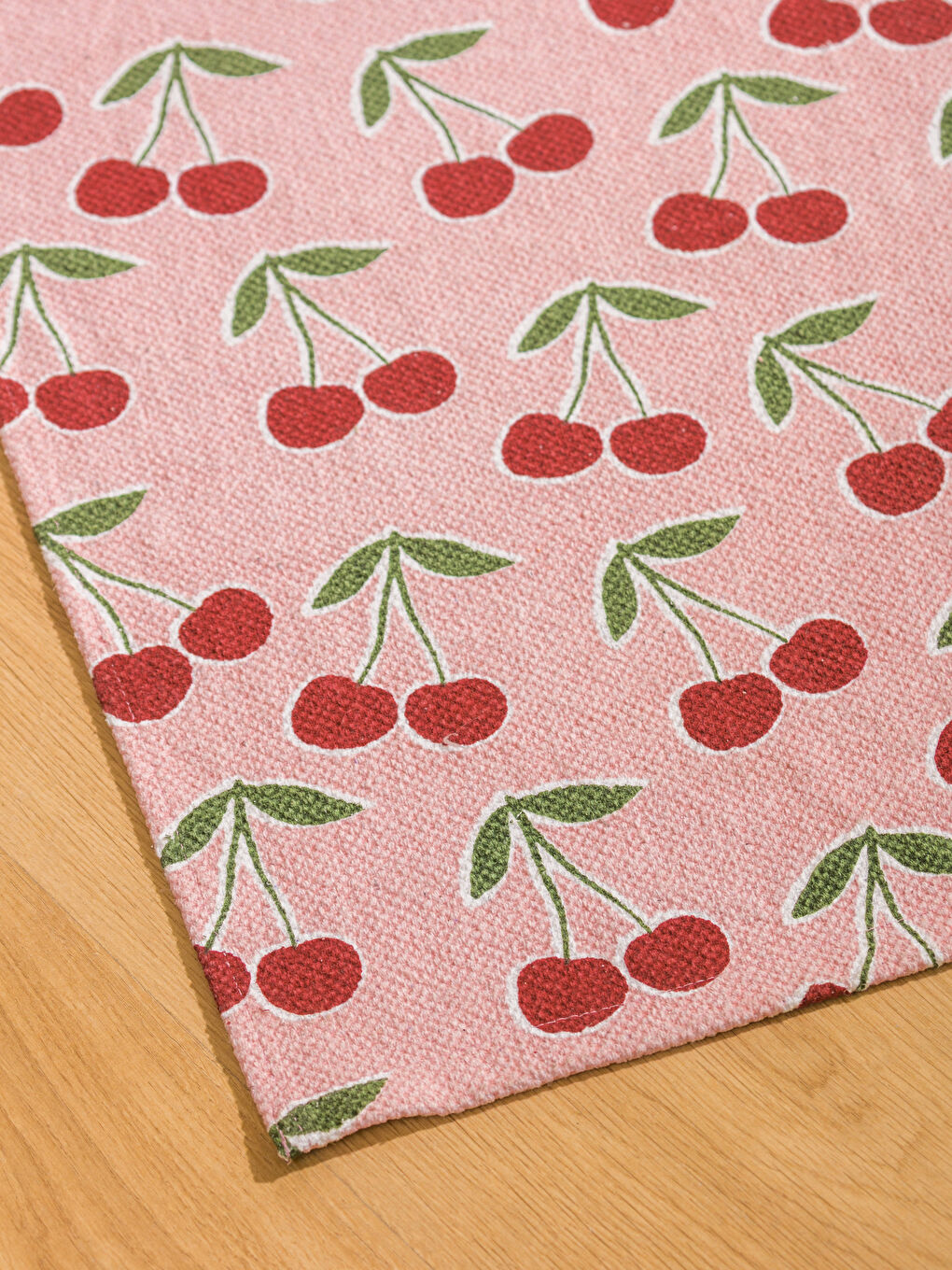 Kiraz Baskılı Halı 70x140 cm-1