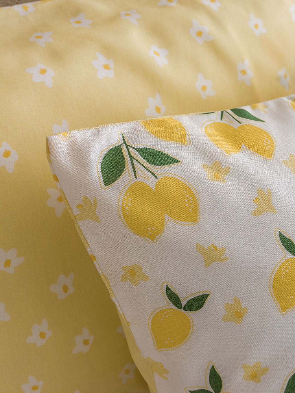 Lemon Print Pillowcases Set of 2, 50x70 cm-2