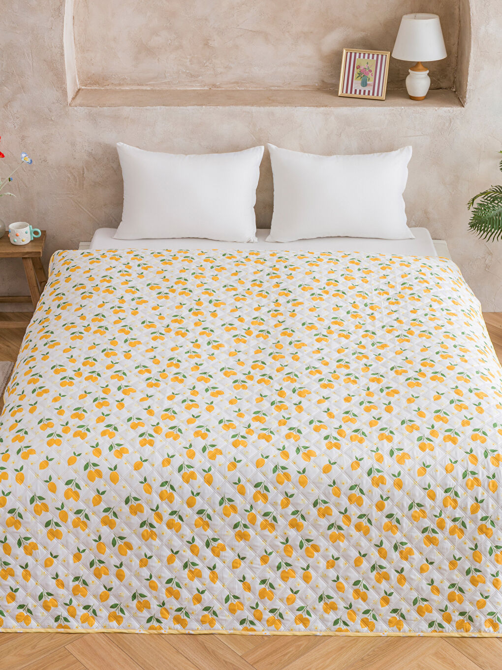 Lemon Print Double Bedspread-1